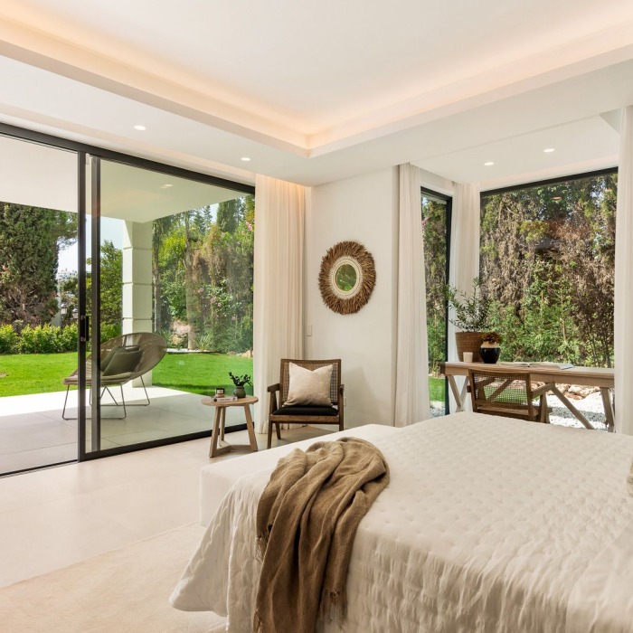 Charming 5 Bedroom Villa in El Paraiso in Estepona | Image 19