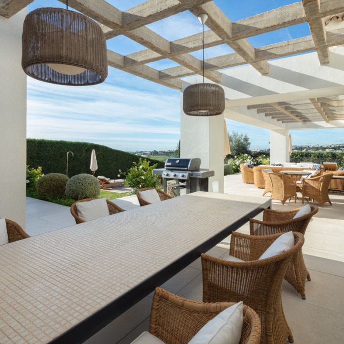 Front Line Golf Villa with 5 Bedrooms in Haza del Conde in Nueva Andalucia | Image 24