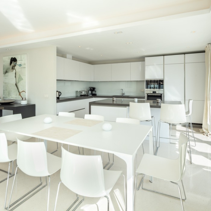 Completely Refurbished 5 Bedroom Villa in Nueva Andalucia | Image 10