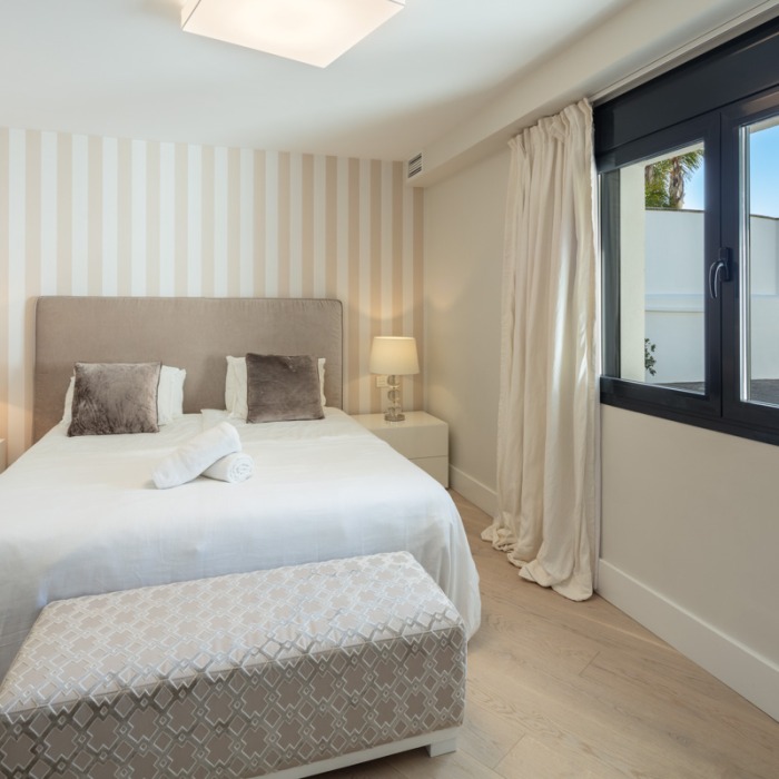 Completely Refurbished 5 Bedroom Villa in Nueva Andalucia | Image 23