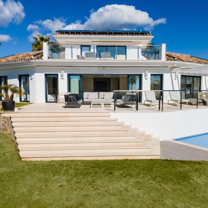 Completely Refurbished 5 Bedroom Villa in Nueva Andalucia | Image 32
