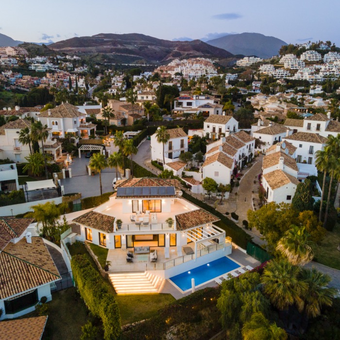 Completely Refurbished 5 Bedroom Villa in Nueva Andalucia | Image 33
