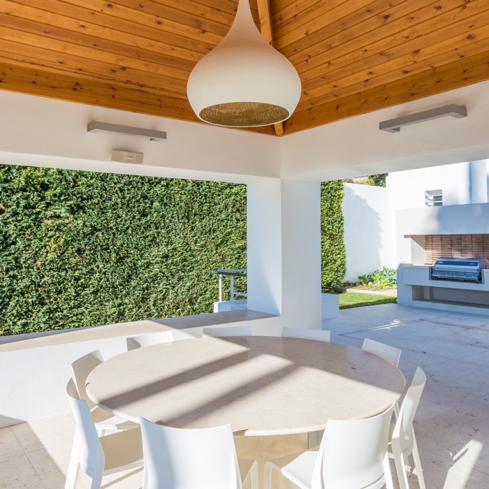 Fantastic 6 Bedroom Villa in Nagüeles, Marbella Golden Mile | Image 12