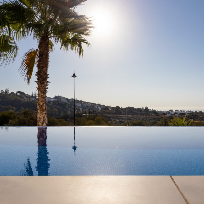 Modern 3 Bedroom Villa with Fantastic Views in La Cala De Mijas | Image 9