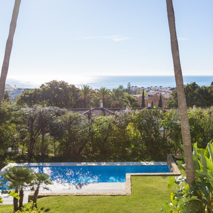Fantástica Villa de 6 Dormitorios en Nagüeles, Milla de Oro de Marbella | Image 22