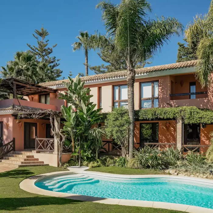 Incroyable Villa Bambu 1 & 2 de 8 Chambres à Los Verdiales, Marbella Golden Mile | Image 1