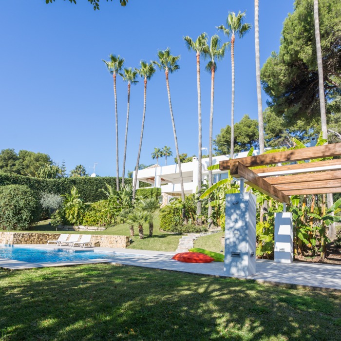 Fantástica Villa de 6 Dormitorios en Nagüeles, Milla de Oro de Marbella | Image 21