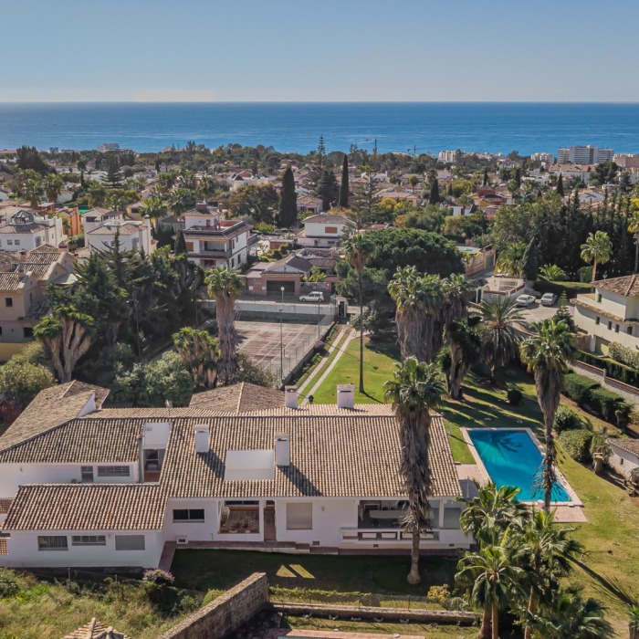 Vista al Mar 7 Dormitorios Villa con Tenis en El Mirador en el Centro de Marbella | Image 2
