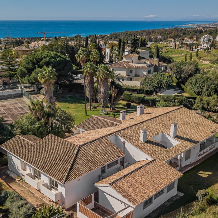 Vista al Mar 7 Dormitorios Villa con Tenis en El Mirador en el Centro de Marbella | Image 4