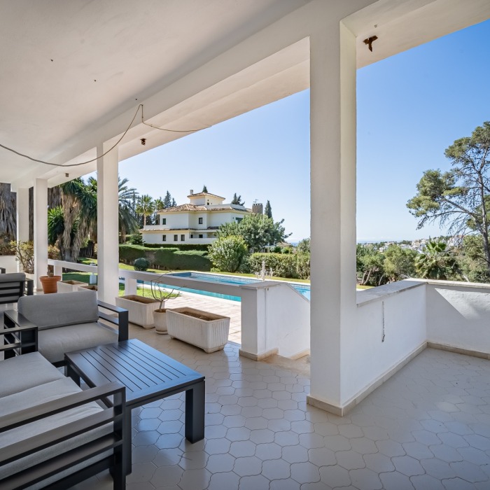 Sea View 7 Bedrooms Villa with Tennis in El Mirador in the Center of Marbella | Image 9