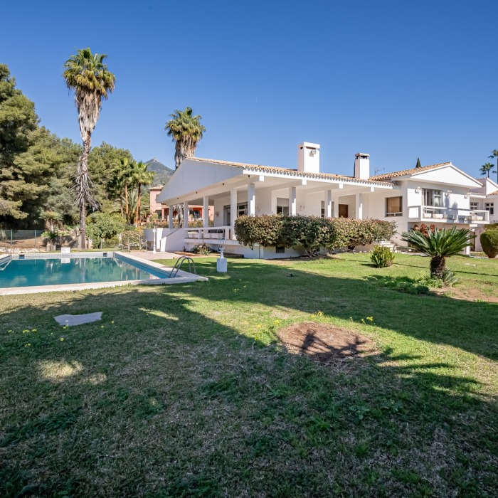 Villa de 7 Chambres avec Vue Mer et Tennis à El Mirador au Centre de Marbella | Image 11
