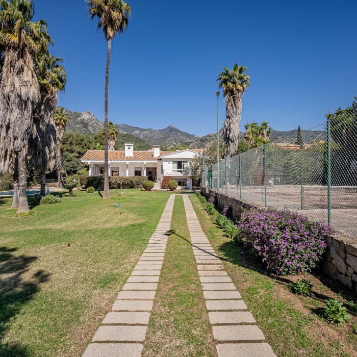 Sea View 7 Bedrooms Villa with Tennis in El Mirador in the Center of Marbella | Image 12
