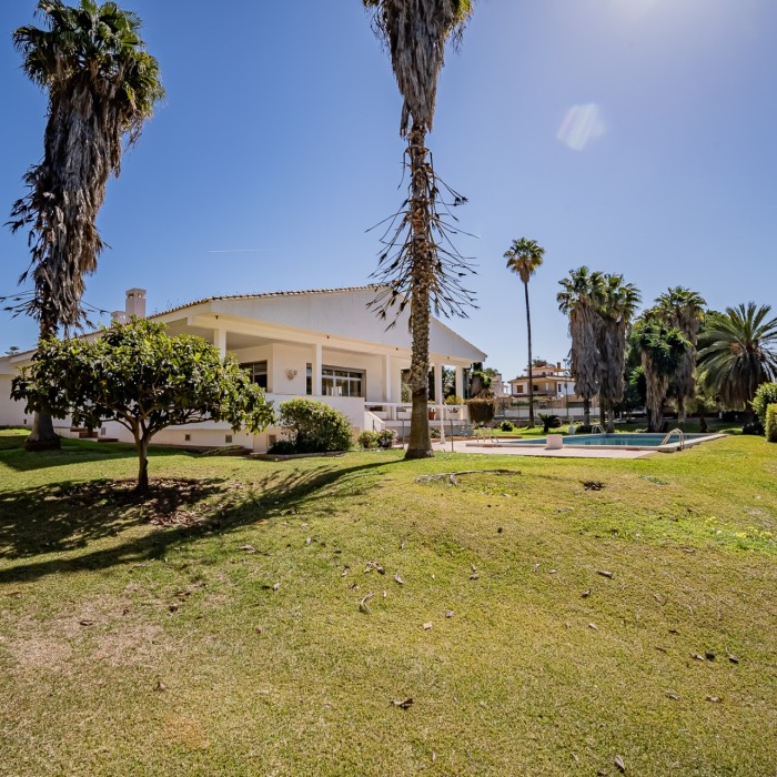 Villa de 7 Chambres avec Vue Mer et Tennis à El Mirador au Centre de Marbella | Image 15