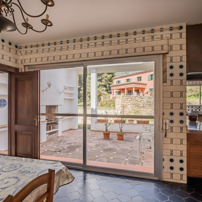 Sea View 7 Bedrooms Villa with Tennis in El Mirador in the Center of Marbella | Image 20