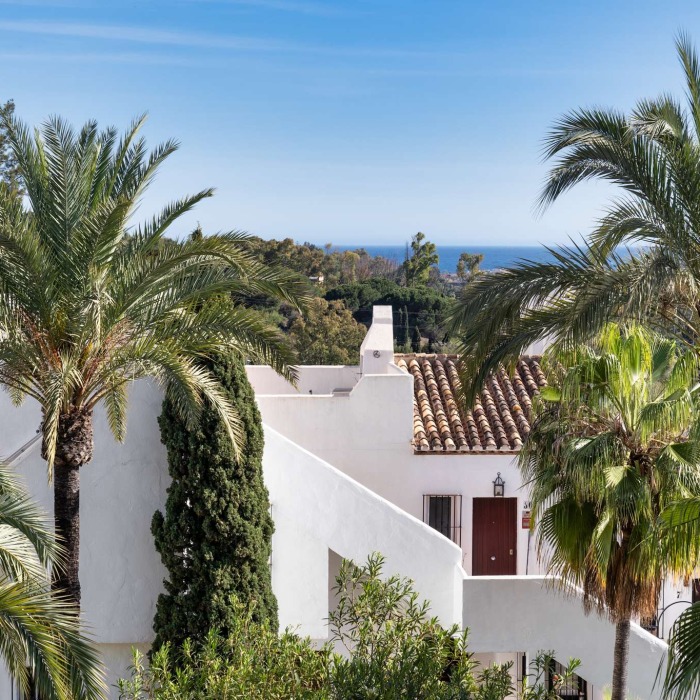 Newly Renovated Contemporary Style 3 Bedroom Townhouse in Club Sierra, Marbella Golden Mile | Image 24