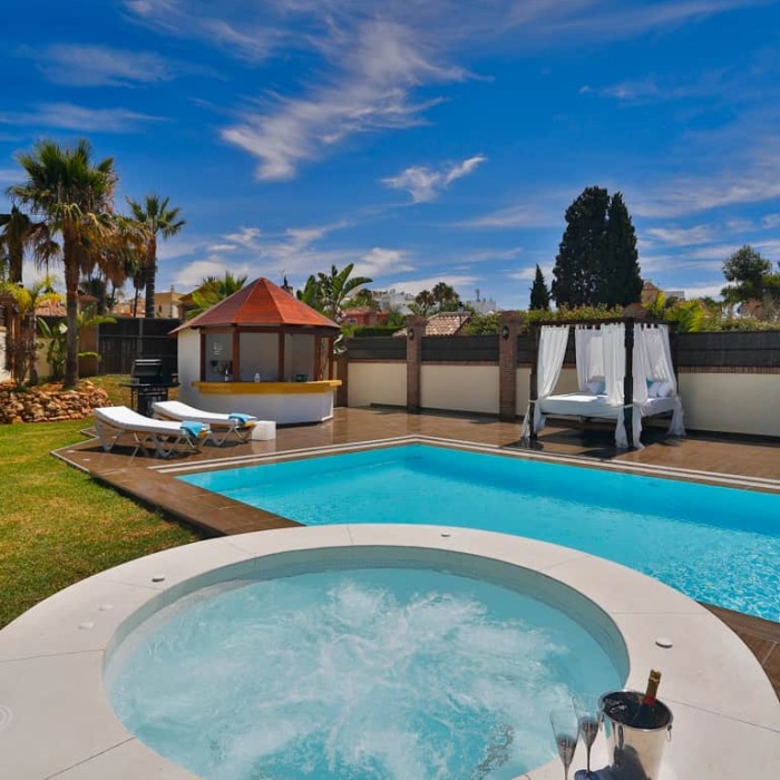 Luxe et Atypique Villa de 14 Chambres à Marbella Golden Mile | Image 4