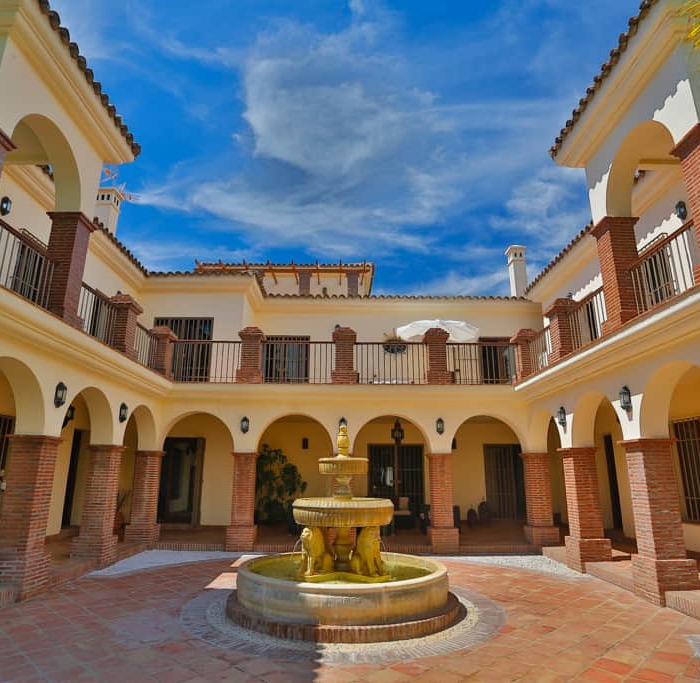 Luxury and Atypical 14 Bedroom Villa in Marbella Golden Mile | Image 1
