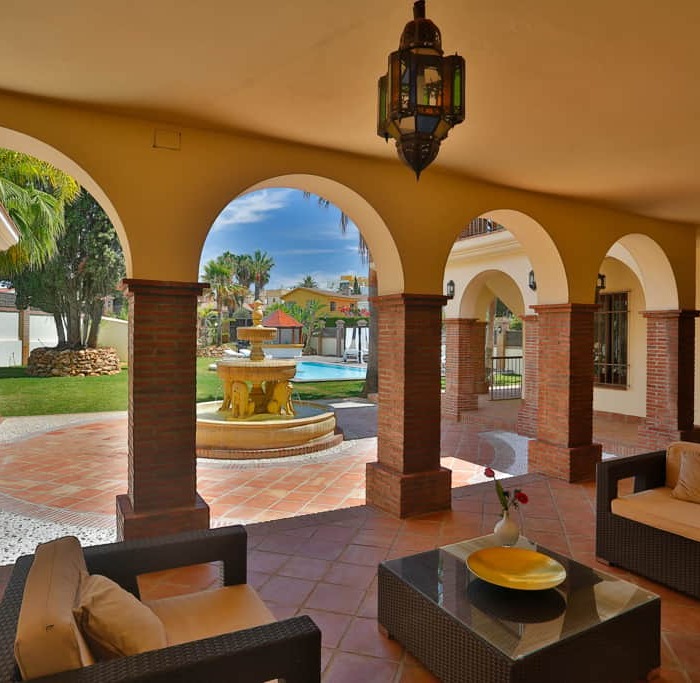 Luxury and Atypical 14 Bedroom Villa in Marbella Golden Mile | Image 2