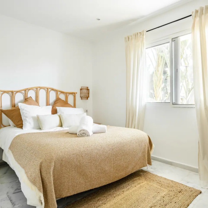 Bohemian Style Modern 4 Bedroom Villa in Nueva Andalucia | Image 20