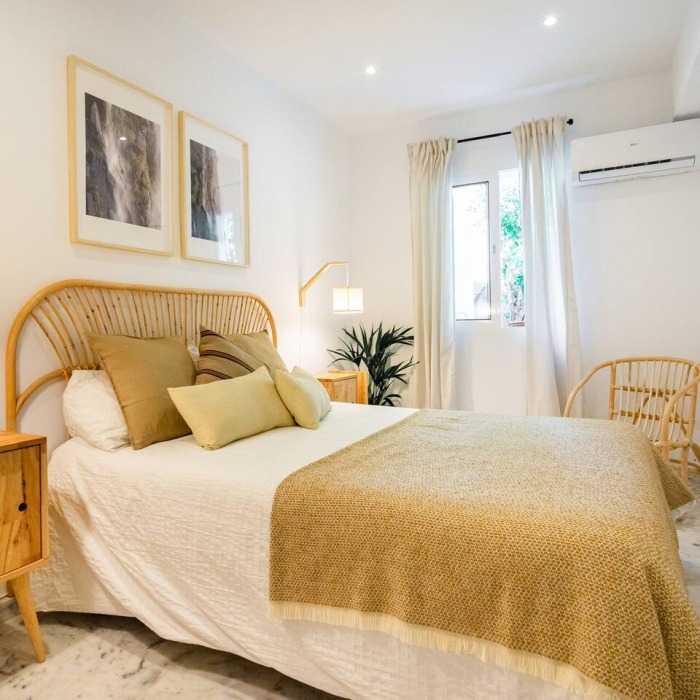 Bohemian Style Modern 4 Bedroom Villa in Nueva Andalucia | Image 17