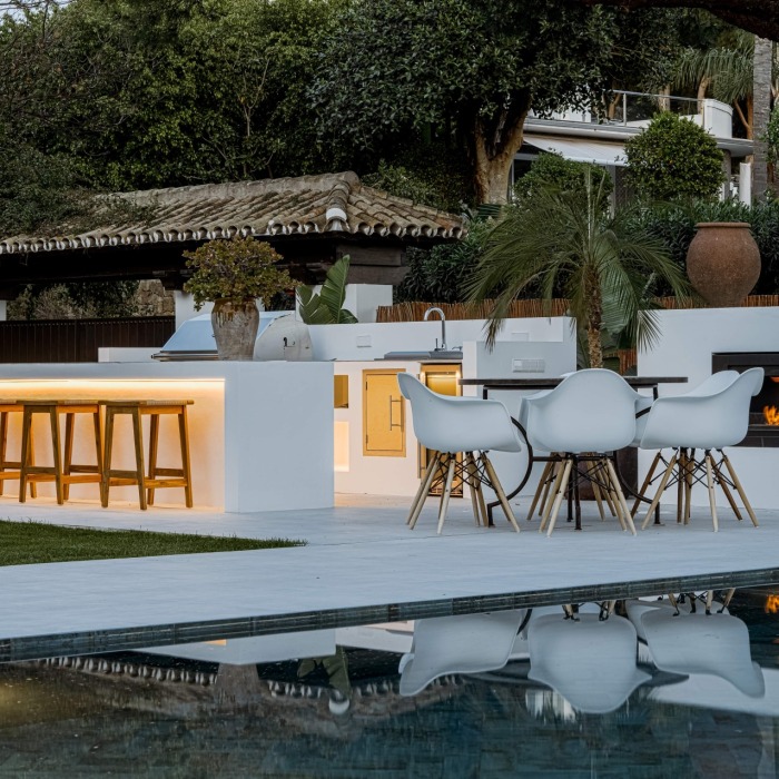 Tastefully Renovated Charming 5 Bedroom Villa in Hacienda Las Chapas, Marbella East | Image 32