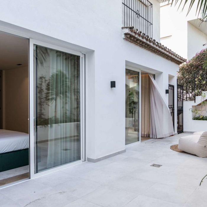 Newly Renovated Contemporary Style 3 Bedroom Townhouse in Club Sierra, Marbella Golden Mile | Image 41