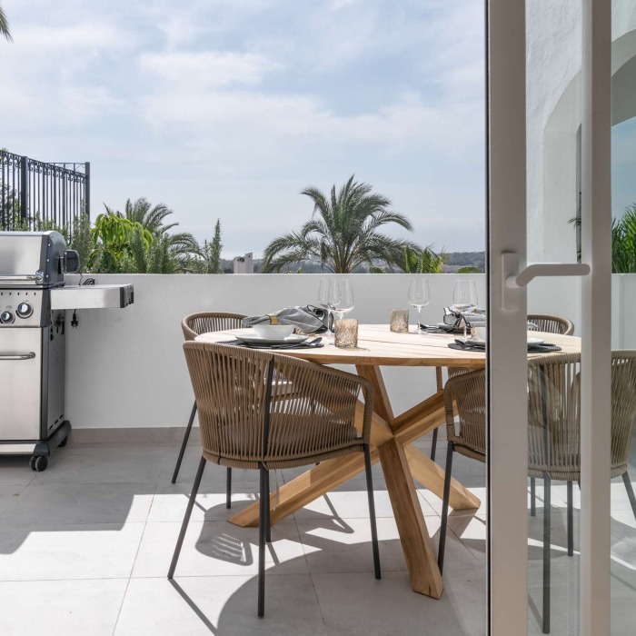 Newly Renovated Contemporary Style 3 Bedroom Townhouse in Club Sierra, Marbella Golden Mile | Image 58