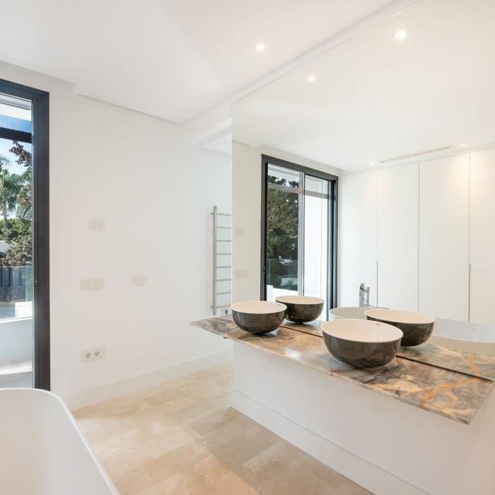 Designed 5 Bedroom Beachside Villa in Marbella Golden Mile | Image 5