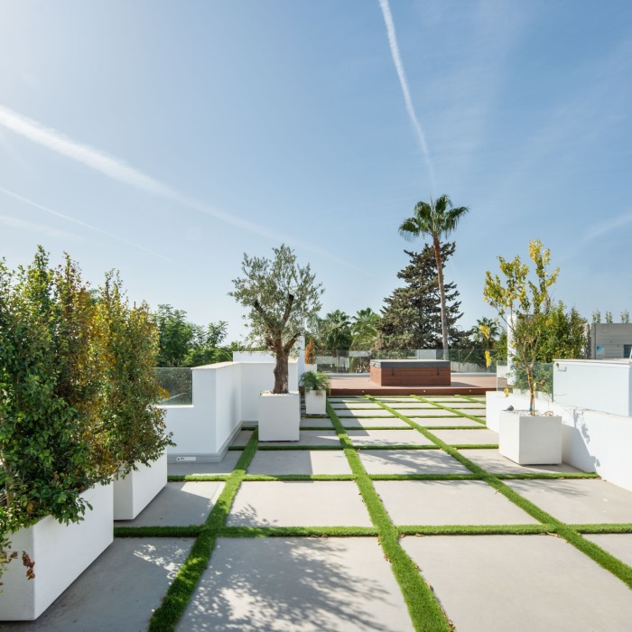 Designed 5 Bedroom Beachside Villa in Marbella Golden Mile | Image 14