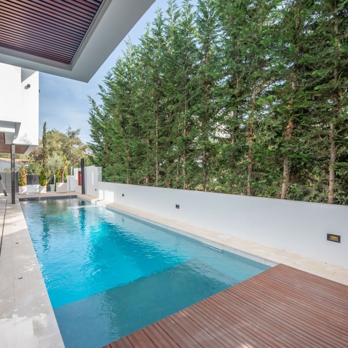 Designed 5 Bedroom Beachside Villa in Marbella Golden Mile | Image 21