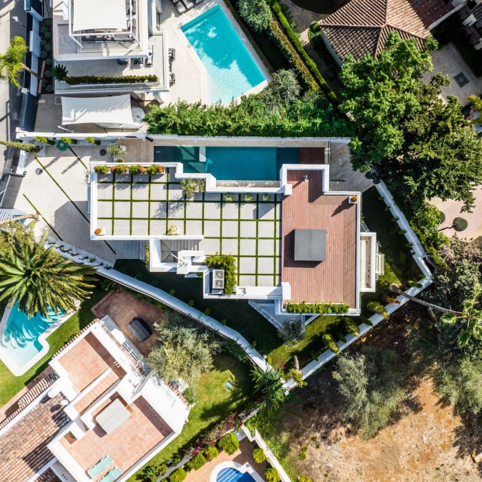 Designed 5 Bedroom Beachside Villa in Marbella Golden Mile | Image 29