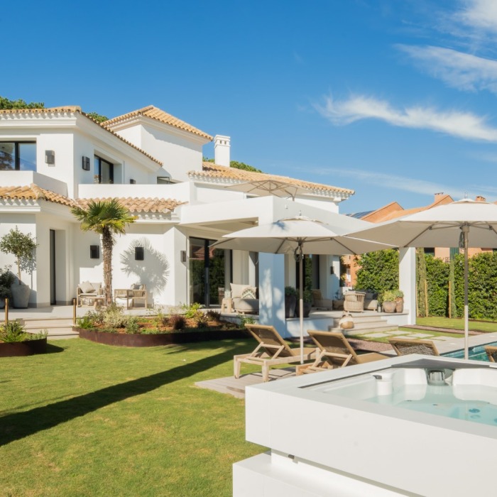 Villa Design avec Goût de 5 Chambres à Los Monteros à Marbella Est | Image 7