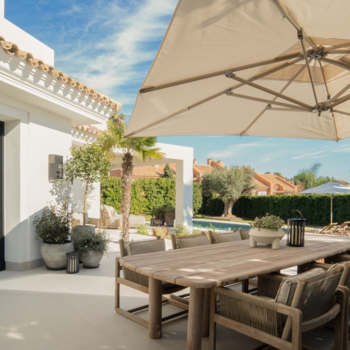 Villa Design avec Goût de 5 Chambres à Los Monteros à Marbella Est | Image 9