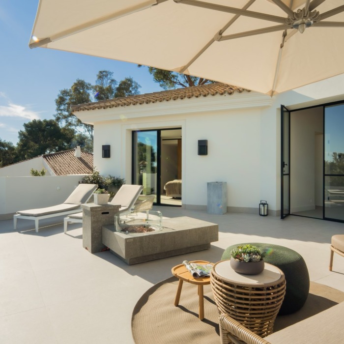 Villa Design avec Goût de 5 Chambres à Los Monteros à Marbella Est | Image 13
