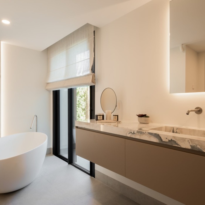 Villa Design avec Goût de 5 Chambres à Los Monteros à Marbella Est | Image 23