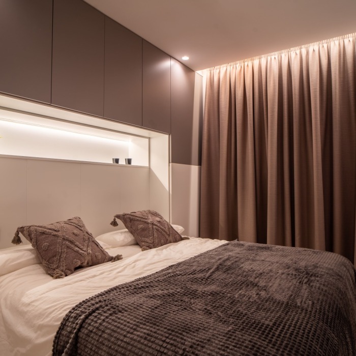 Modern 3 Bedroom Frontline Golf Apartment in La Quinta, Benahavis | Image 8