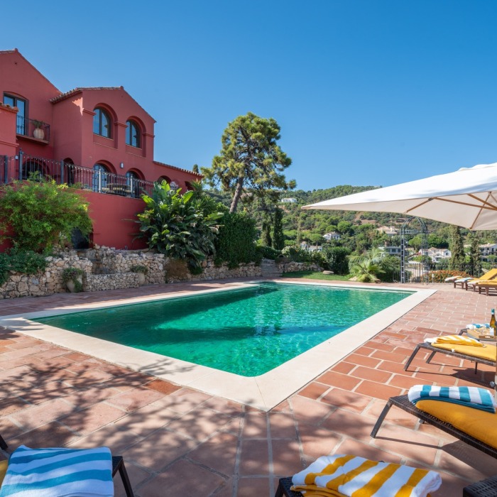 Magnifique Villa Espagnole de 7 Chambres à El Madronal, Benahavis | Image 1
