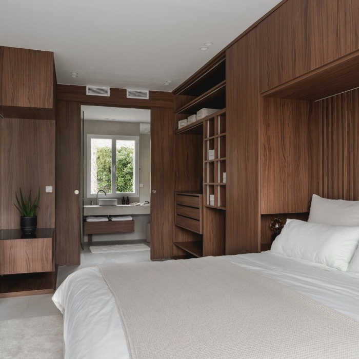 Apartamento Ultra Moderno de 2 Dormitorios en Primera Línea de Golf en La Quinta, Benahavis | Image 13