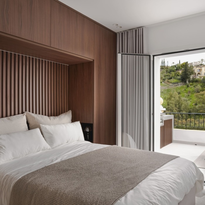 Apartamento Ultra Moderno de 2 Dormitorios en Primera Línea de Golf en La Quinta, Benahavis | Image 15