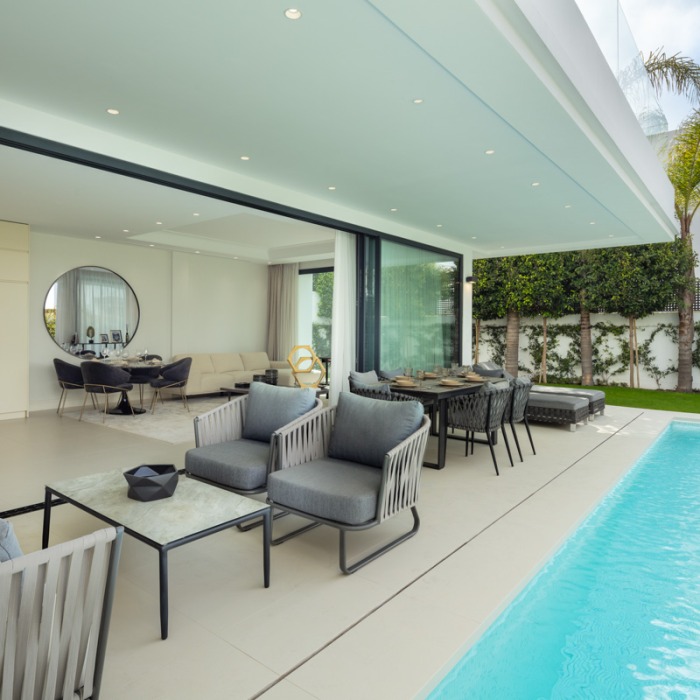 Villa Moderne Proche de la Plage de 4 Chambres à Rio Verde Playa à Marbella Golden Mile | Image 6