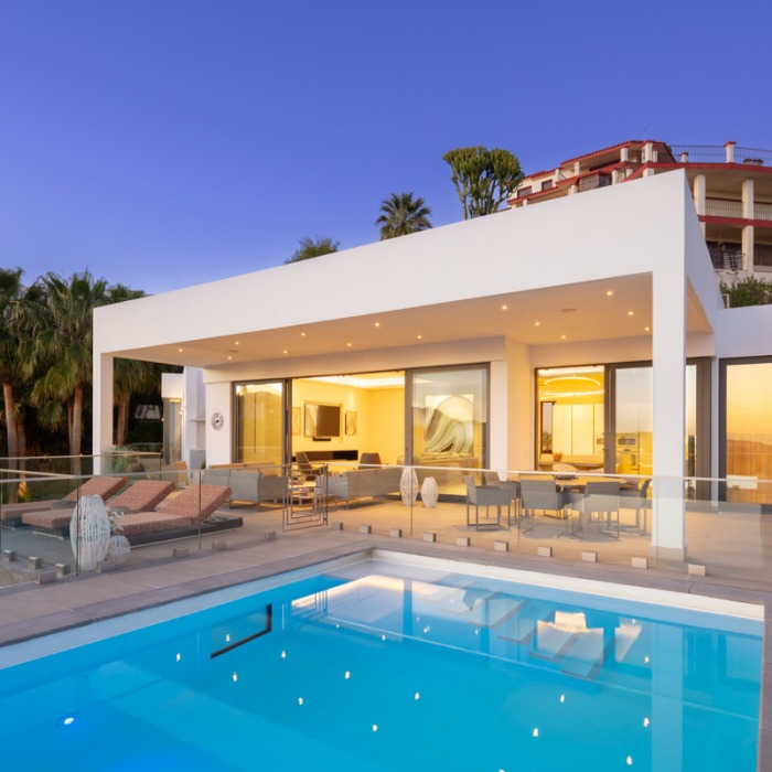 Luxueuse Villa avec Vue Mer Panoramique de 7 Chambres à El Herrojo à Benahavis | Image 3