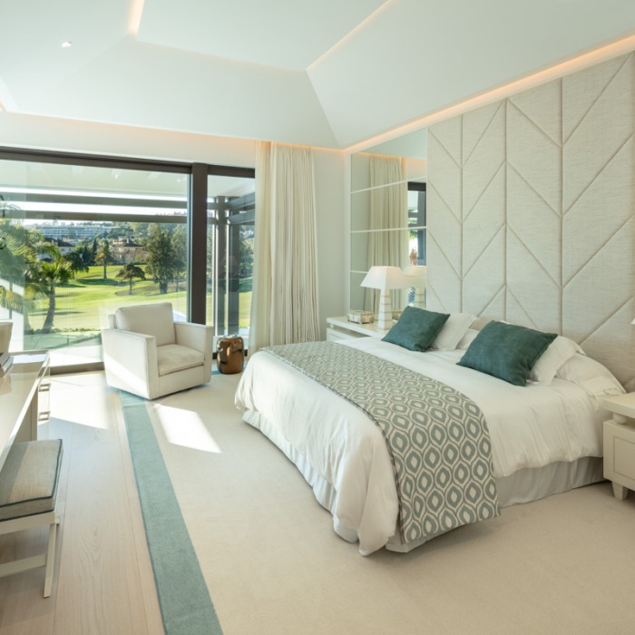 Modern 6 Bedroom Frontline Golf Villa in Nueva Andalucia | Image 21