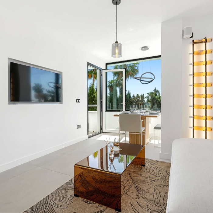 Penthouse Scandinave élégant de 3 Chambres avec Terrasse sur le Toit à Nueva Andalucia | Image 1