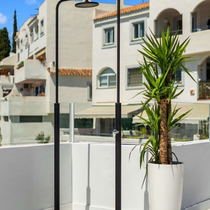 Stylish Scandinavian 3-bed penthouse with rooftop terrace in Nueva Andalucia | Image 32