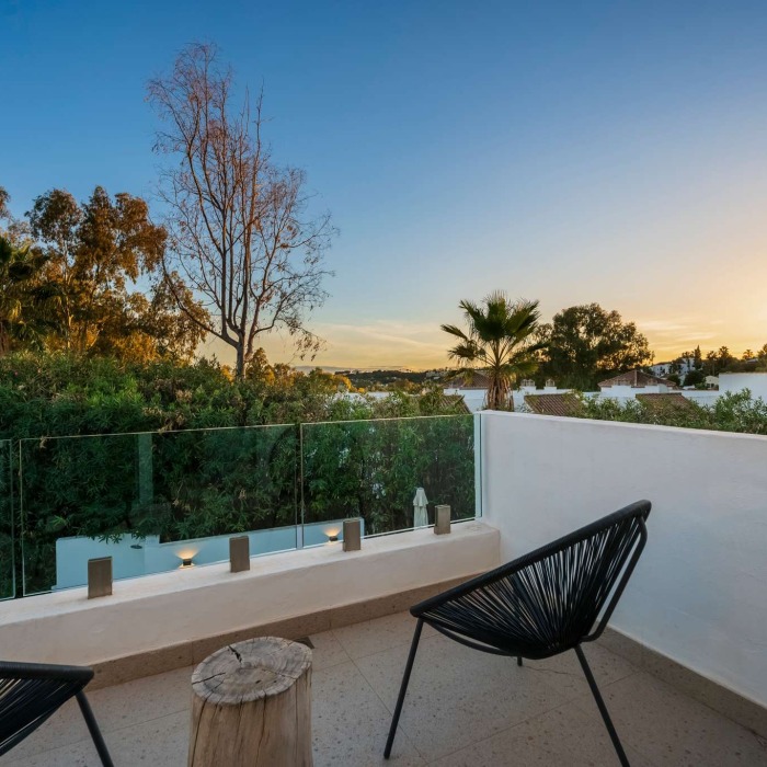 Villa Luxueuse de 4 Chambres de Style Andalouse à 4 Chambres au Marbella Country Club à Nueva Andalucia | Image 6