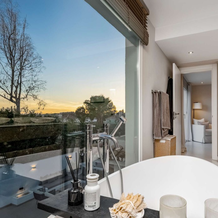 Villa Luxueuse de 4 Chambres de Style Andalouse à 4 Chambres au Marbella Country Club à Nueva Andalucia | Image 34