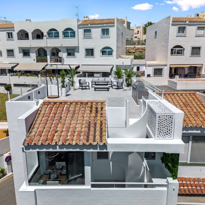 Stylish Scandinavian 3-bed penthouse with rooftop terrace in Nueva Andalucia | Image 63