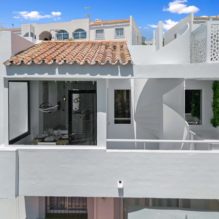 Elegante ático Escandinavo de 3 Dormitorios con Terraza en la Azotea en Nueva Andalucía | Image 64