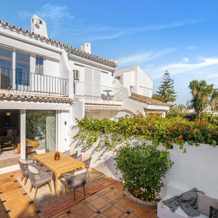 Modern 3 Bedroom Townhouse with Views in Aloha, Nueva Andalucia | Image 15