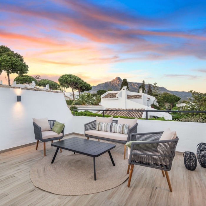 Modern 3 Bedroom Townhouse with Views in Aloha, Nueva Andalucia | Image 36